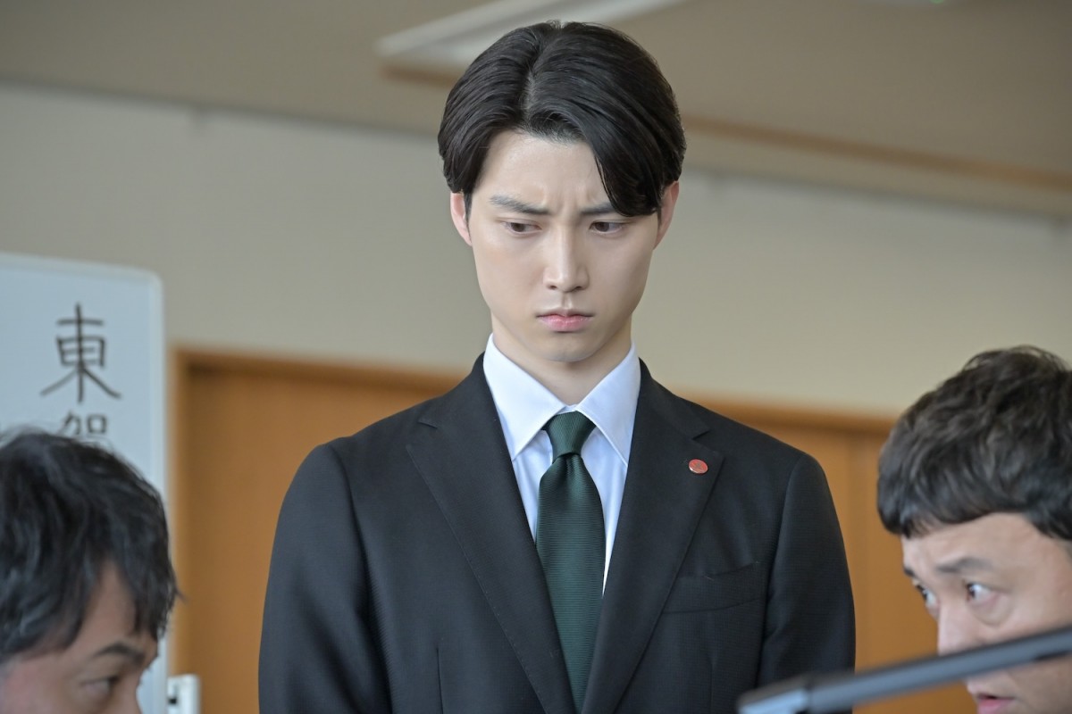 『クジャクのダンス、誰が見た？』第8話　“心麦”広瀬すず、刑事“赤沢”藤本隆宏に事件の見直しを求める