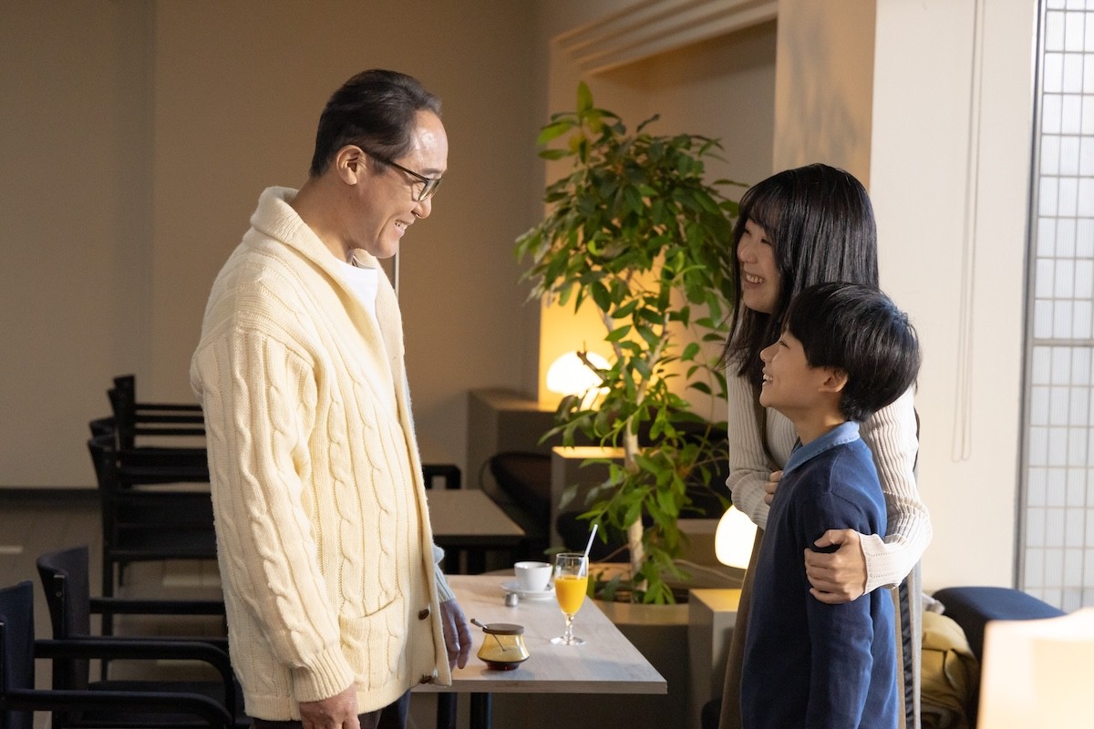 『相続探偵』第8話　“灰江”赤楚衛ニ、大学教授の隠し子の可能性がある青年“正樹”小林虎之介と対面