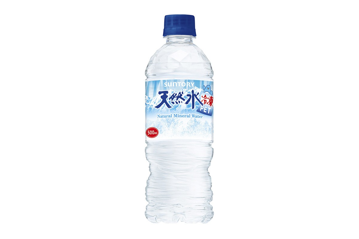 サントリー「天然水」初の“冷凍”ミネラルウォーター新発売！　暑さ対策＆防災時の備えなどに使える