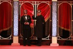 第48回日本アカデミー賞授賞式レッドカーペットに登場した（左から）舘ひろし、柴田恭兵