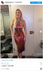 パリス・ヒルトンから借りたというドレス姿　※「ミリー・ボビー・ブラウン」インスタグラム