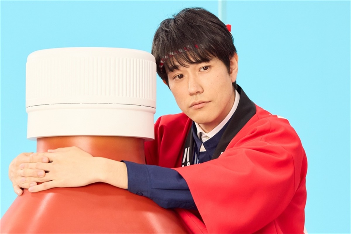 松山ケンイチ＆王林出演のローソン新CMが4.7放送開始、メイキング＆インタビュー到着　松山のりんごの木を育てる目標を王林が応援