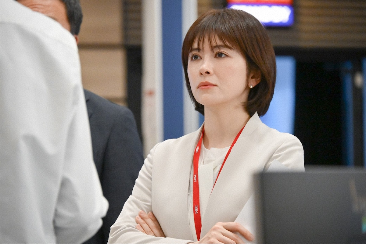 『キャスター』第3話　“進藤”阿部寛、万能細胞を発見した“篠宮”のんをインタビューも大騒動へ発展