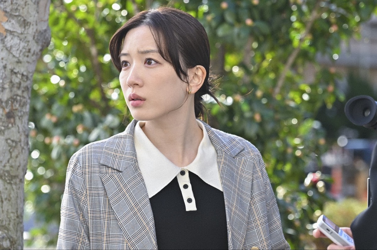 阿部寛が破天荒なキャスター役で日曜劇場に帰還！　社会派エンターテインメント『キャスター』今夜スタート