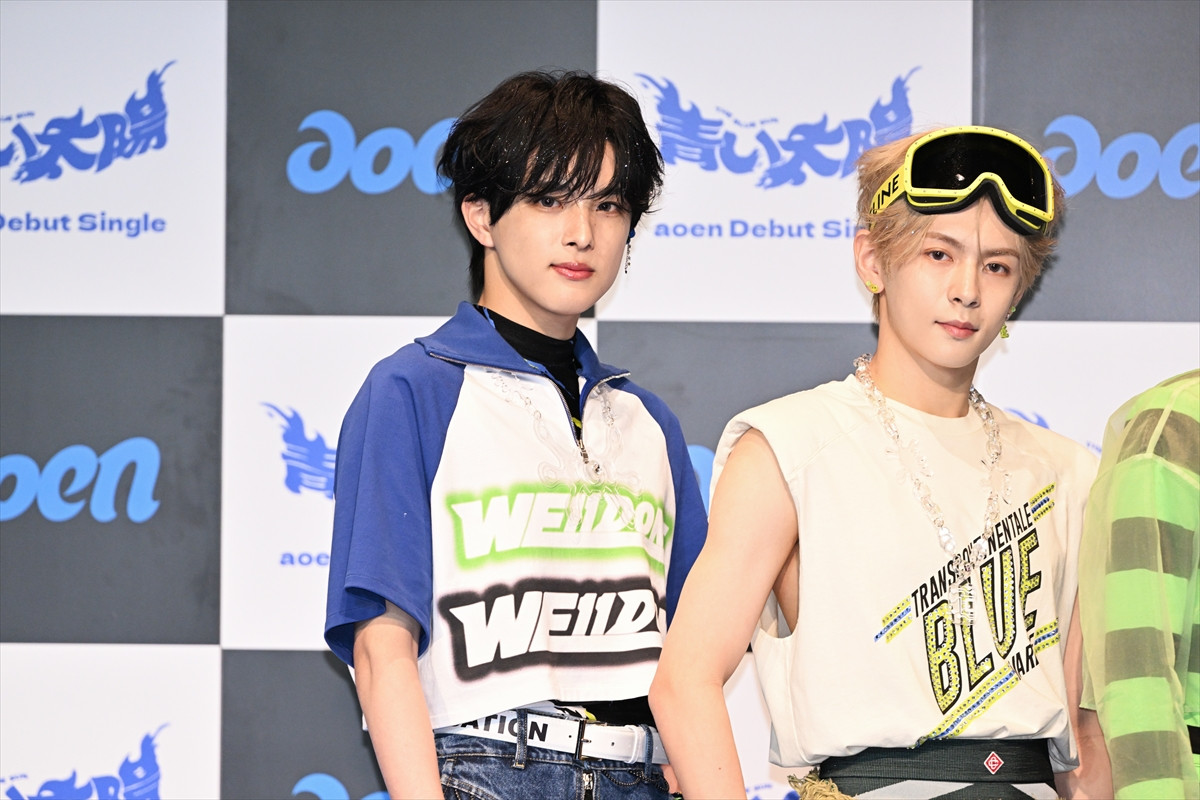 HYBE発のaoen、デビュー会見に7人で集合「一人一人違う輝きを持っている仲間」