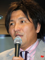 真栄田賢（スリムクラブ）