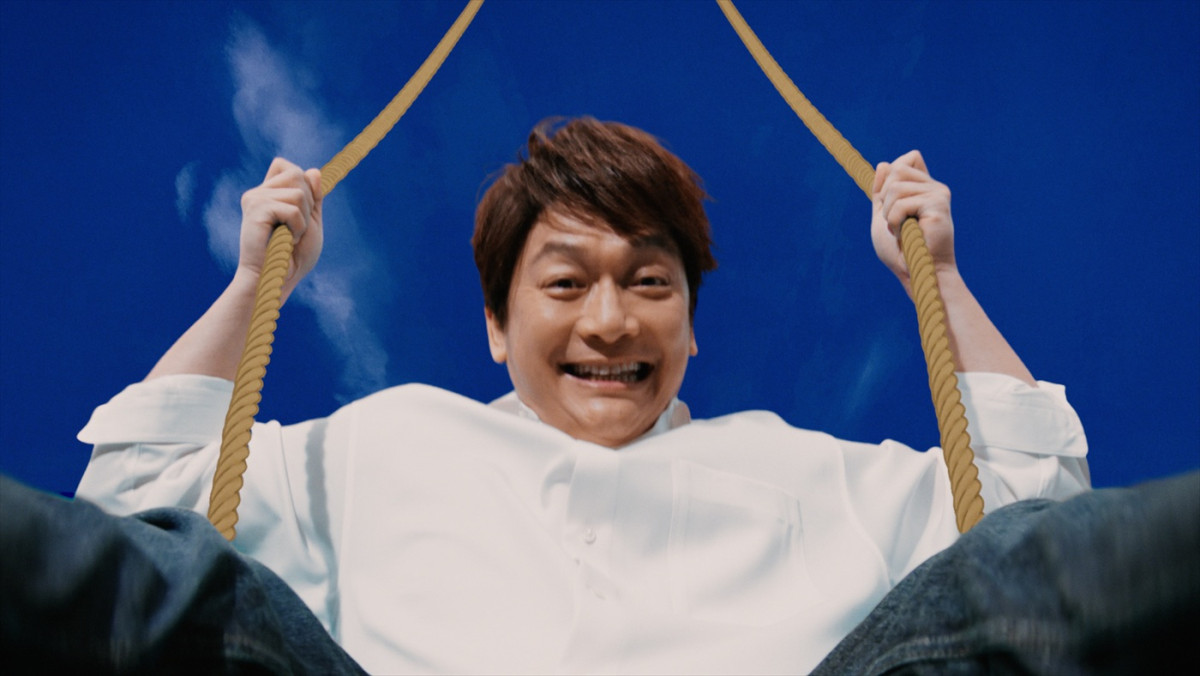 香取慎吾＆バレーボール・高橋藍選手が異色のタッグ！　「サントリー天然水」新CMで初共演