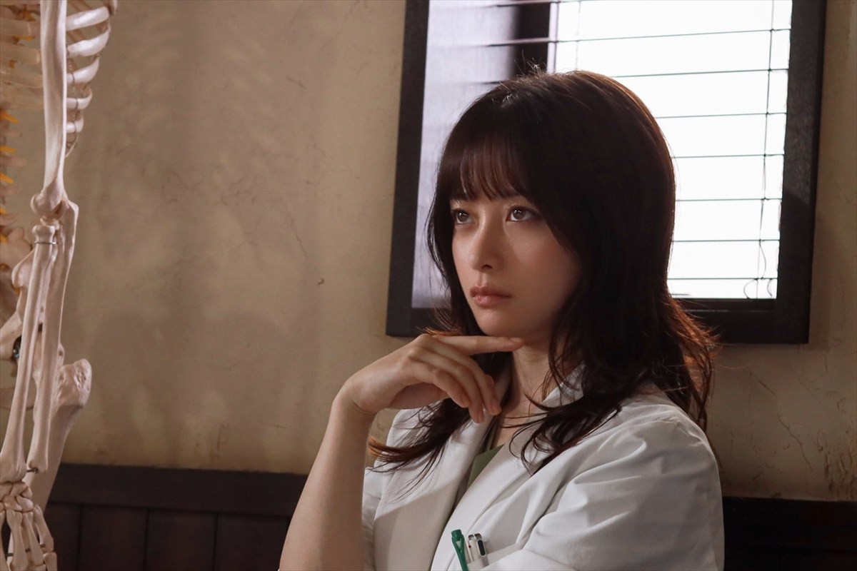 今夜スタート『天久鷹央の推理カルテ』　橋本環奈が驚異の診断能力を誇る天才ドクターに