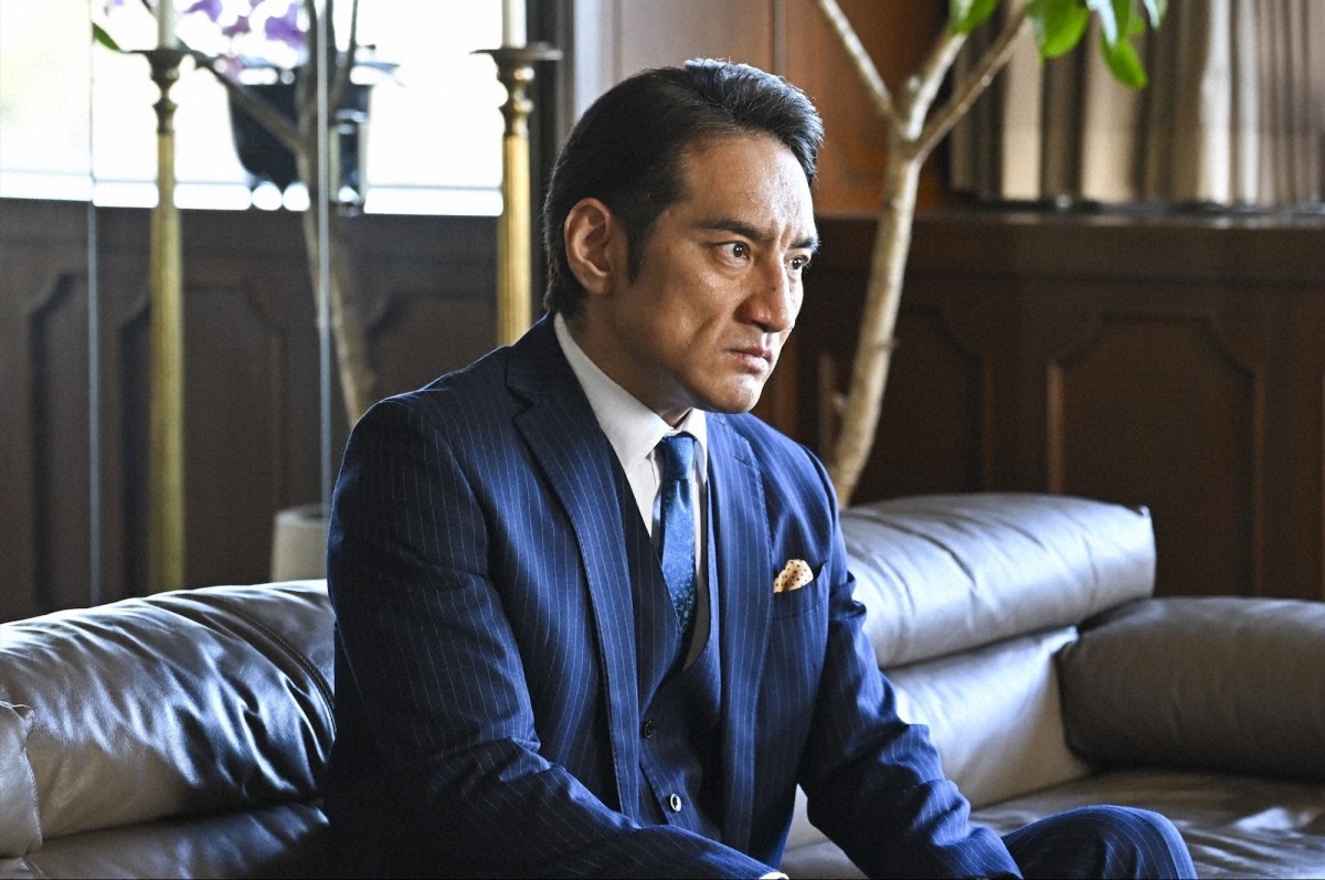 阿部寛が破天荒なキャスター役で日曜劇場に帰還！　社会派エンターテインメント『キャスター』今夜スタート