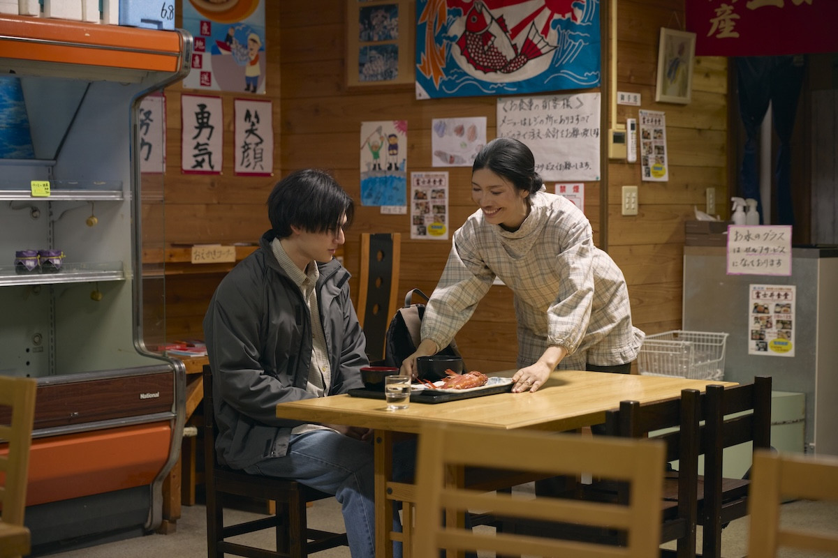 『イグナイト』第3話　“宇崎”間宮祥太朗、ケガをした外国人技能実習生の職場を訪れる