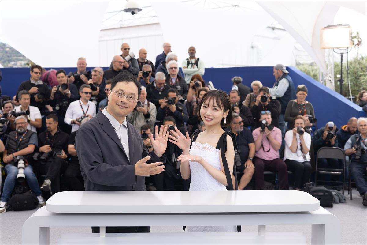 齊藤京子、映画初主演にしてカンヌに！「一生に一度の思い出」　『恋愛裁判』フォトコールに登場