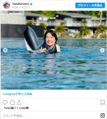 小野真弓、水着姿　※「小野真弓」インスタグラム