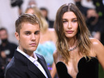 ジャスティン・ビーバーが妻ヘイリーに公開謝罪！