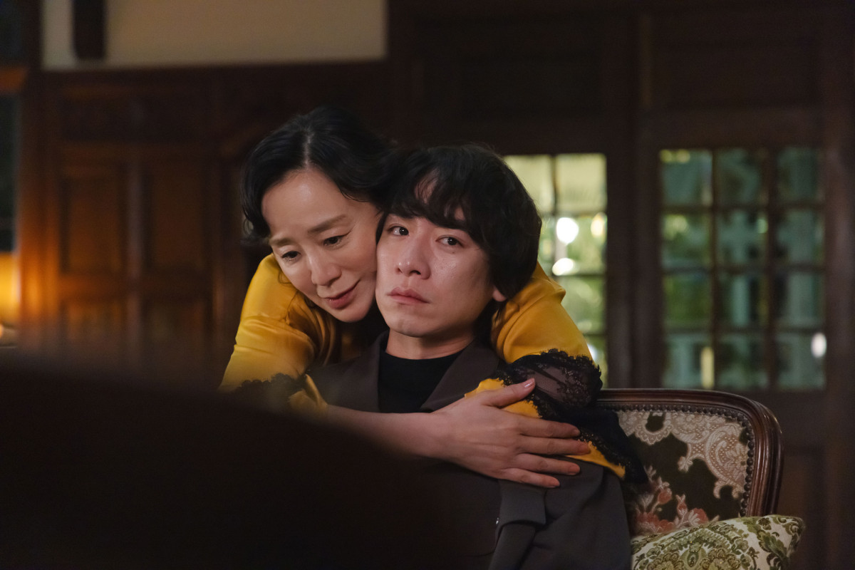 『魔物』第5話　“あやめ”麻生久美子、“凍也”塩野瑛久と一緒に暮らし始める