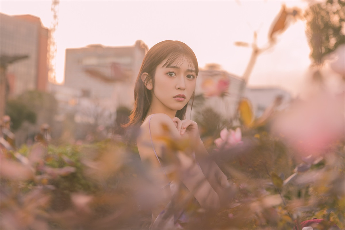 超ときめき宣伝部・小泉遥香、腹チラ＆水着姿も！　1stソロ写真集先行カット4枚解禁