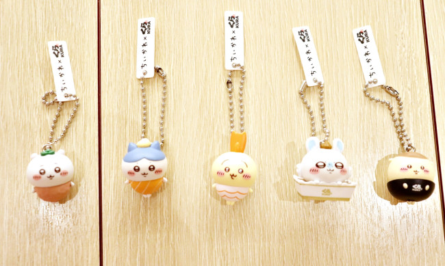 くら寿司×ちいかわ くら寿司オリジナル！ちいかわデザインの寿司皿等が手に入る
