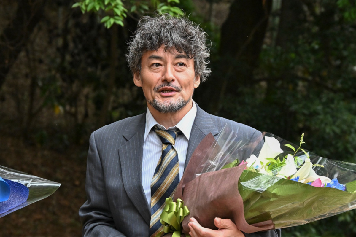 阿部寛、永野芽郁、道枝駿佑ら、日曜劇場『キャスター』オールアップ！　コメント到着