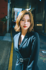 日向坂46 富田鈴花1st写真集 先行カット