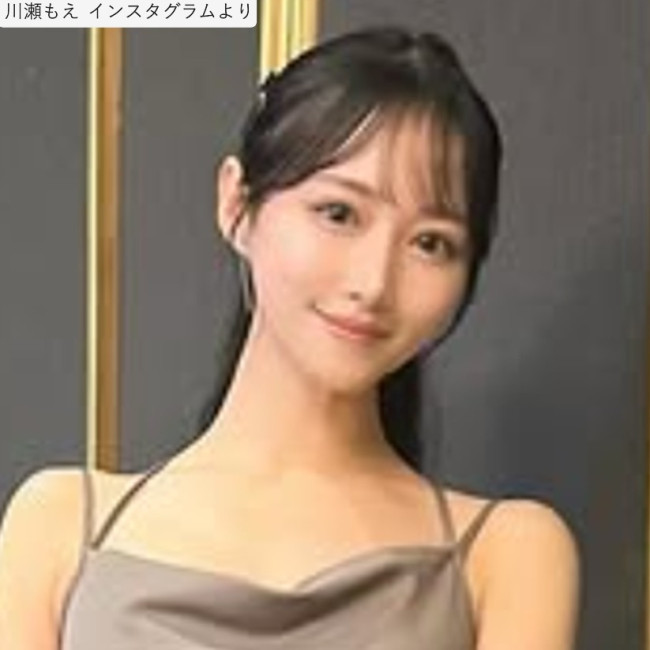 川瀬もえ、ソロショット　※「川瀬もえ」インスタグラム