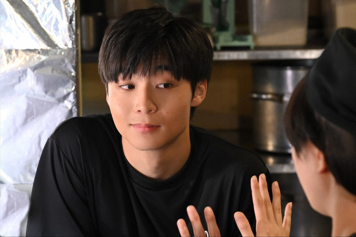尾碕真花×松本怜生『シンデレラ クロゼット』今夜スタート！　おしゃれと無縁な春香、“超絶美女”光と運命の出会い