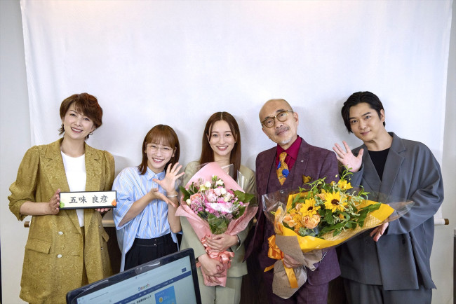 ドラマ『ダメマネ! ―ダメなタレント、マネジメントします―』より(左から)吉瀬美智子、川栄李奈、華優希、竹中直人、千葉雄大