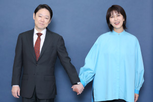 （左から）阿部サダヲ、松たか子