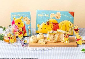 東京ばな奈『くまのプーさん』ハニーケーキ発売！　夏らしい「エコバッグ」などグッズも用意