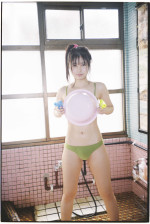 頓知気さきなフォトスタイルブックより