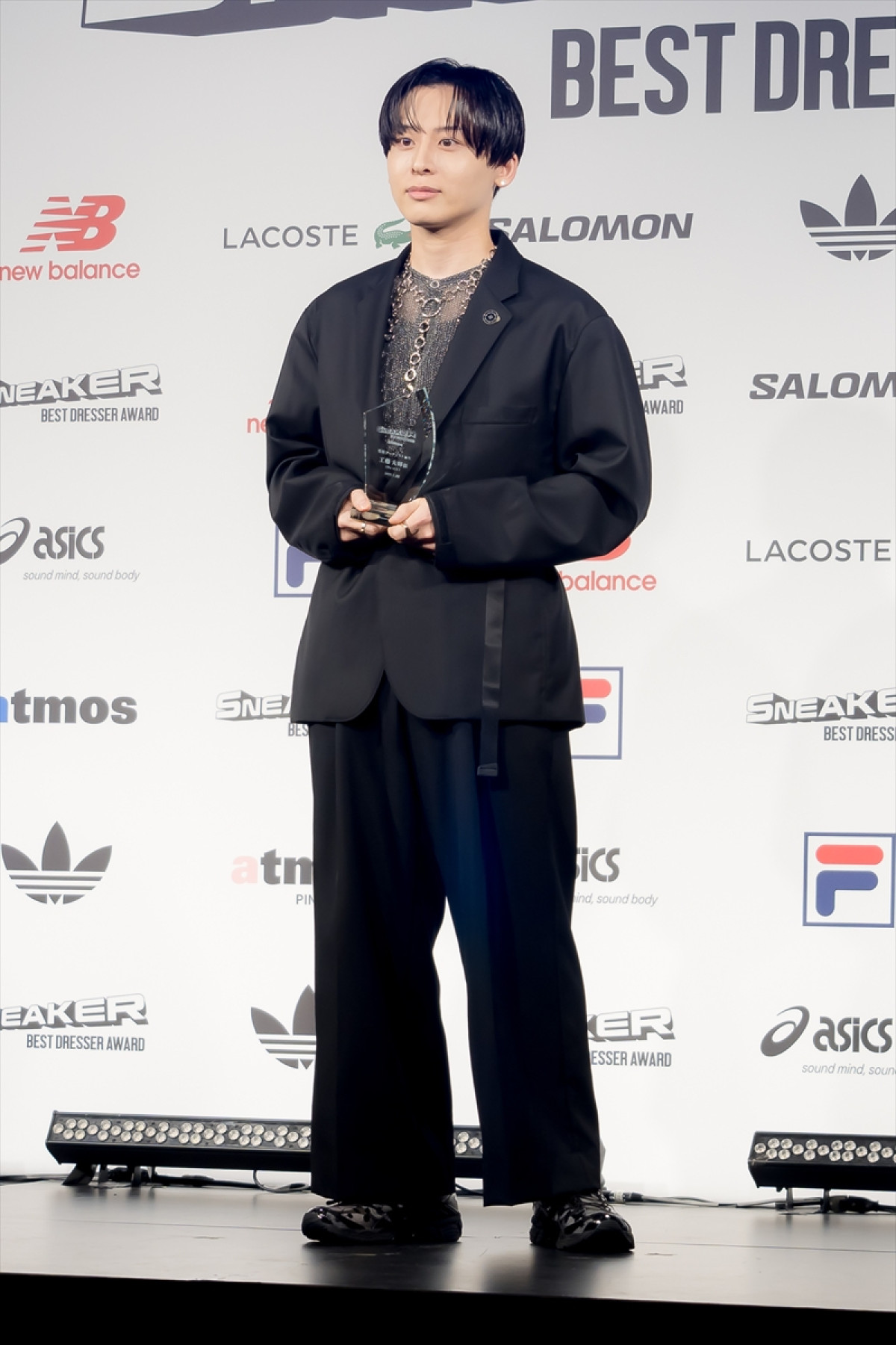 FRUITS ZIPPER、初のファッション賞受賞　スニーカーは「1年で3分の2以上は履いてる」