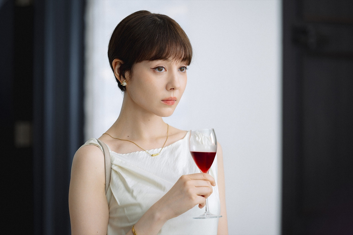 『レプリカ 元妻の復讐』第8話、“すみれ”トリンドル玲奈、“花梨”宮本茉由をIT企業CEOと引き合わせる