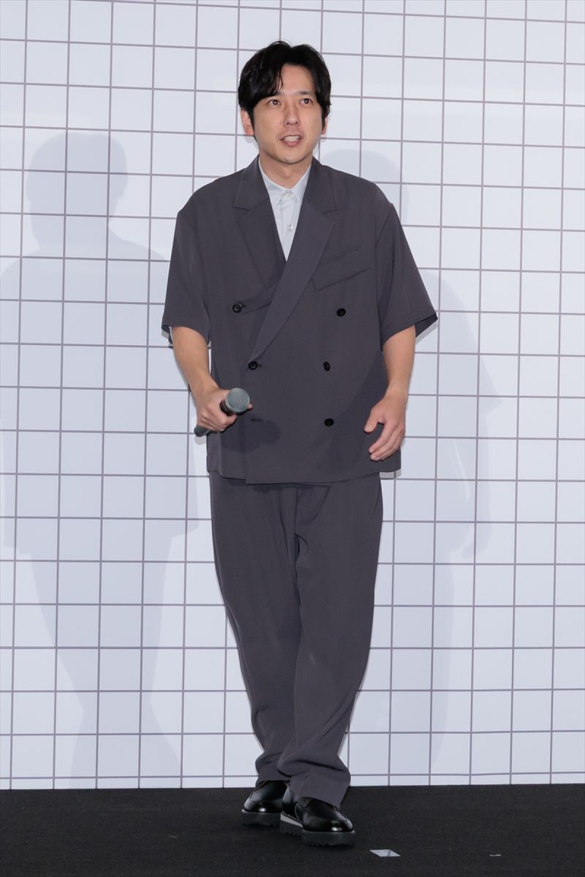 二宮和也、カンヌでのまさかの行動に是枝裕和監督も驚き「カンヌでやれるやついないよね」