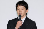 池松壮亮、NHKスペシャル終戦80年ドラマ『シミュレーション～昭和16年夏の敗戦～』会見に登場