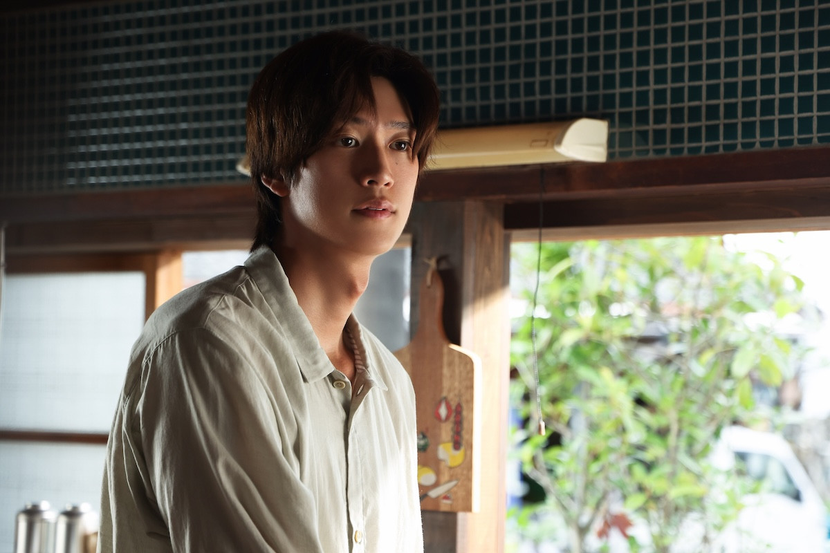 『初恋DOGs』第7話　“愛子”清原果耶、母を交えて“快”成田凌＆“ソハ”ナ・イヌと夕食を囲む