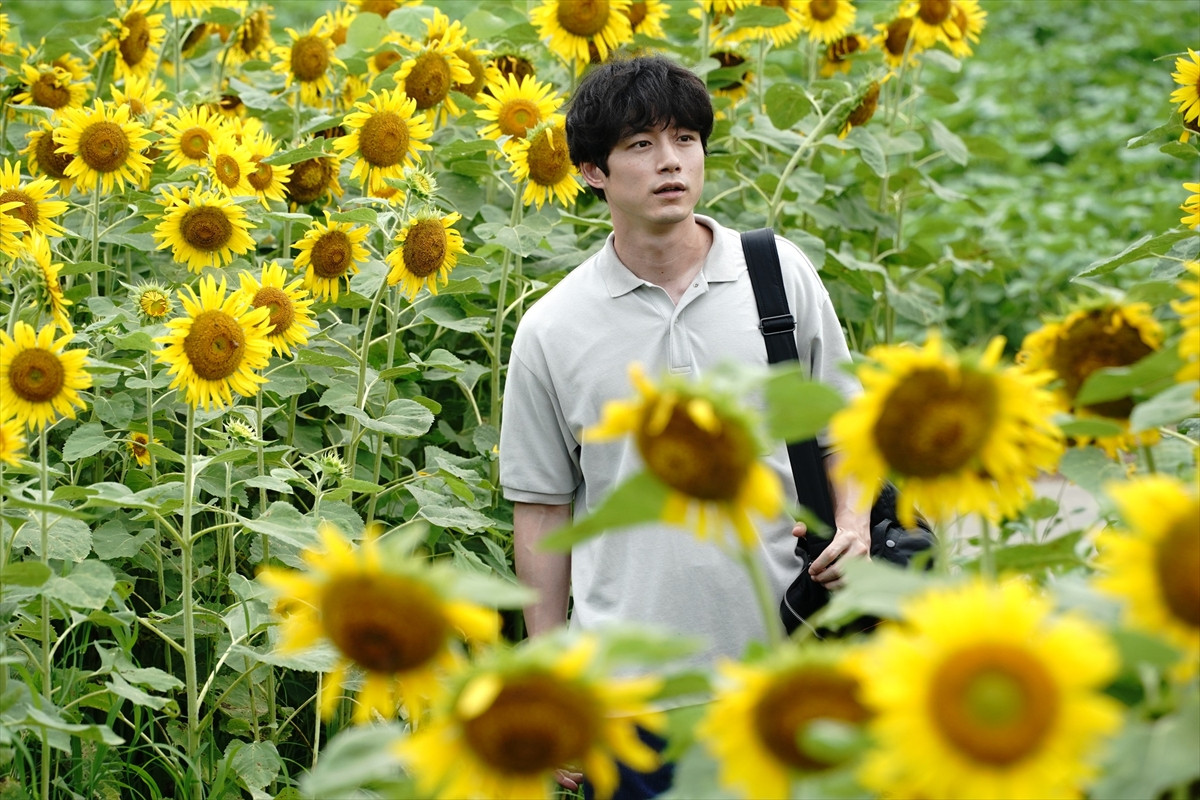 坂口健太郎演じる主人公の“激動の人生”が渦巻く！　映画『盤上の向日葵』場面写真一挙解禁