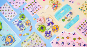 「ダイソー」に『たまごっち』シリーズが登場！　パステルカラーを基調とした平成ポップなデザイン