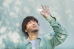 アニメ『太陽よりも眩しい星』OPテーマを担当する秦基博