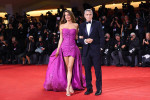ヴェネチア国際映画祭に登場したジョージ・クルーニー＆アマル・クルーニー