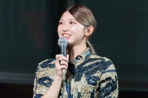 「WRESTLE KINGDOM 20 in 東京ドーム 棚橋弘至引退」公開記者会見に登場した竹内朱莉