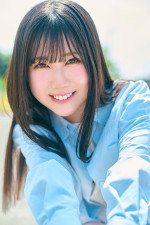 「五期生のぽかぽか写真館」より鶴崎仁香