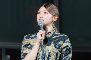 「WRESTLE KINGDOM 20 in 東京ドーム 棚橋弘至引退」公開記者会見に登場した竹内朱莉