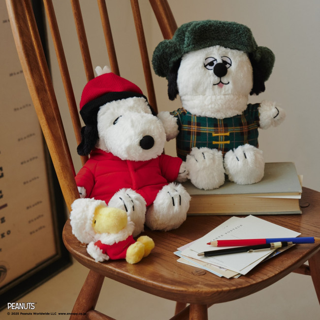 『PEANUTS』×「Afternoon Tea LIVING」がコラボ！　秋らしい装いのぬいぐるみやポーチを発売へ
