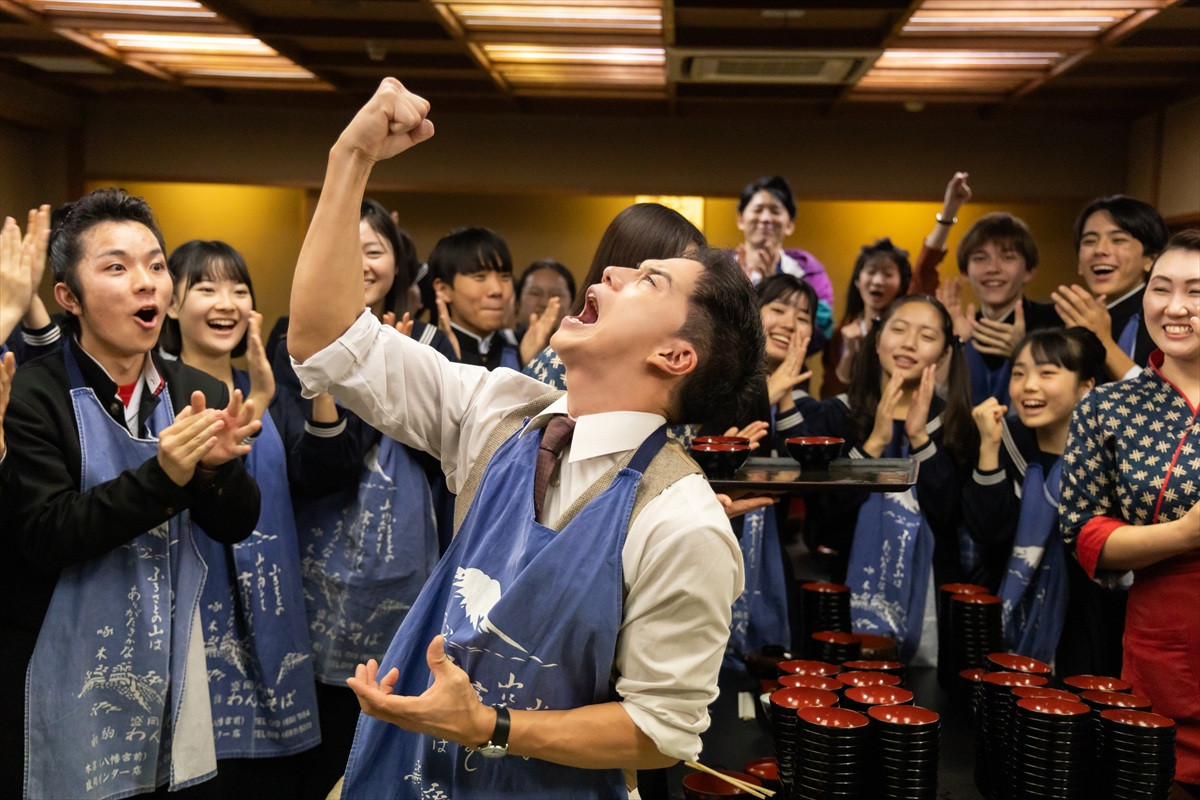 映画『おいしい給食 炎の修学旅行』場面写真