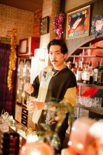 ドラマ『もしもこの世が舞台なら、楽屋はどこにあるのだろう』に出演する松田慎也