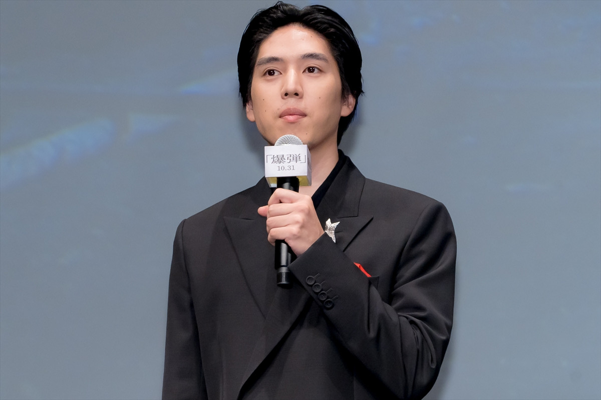 渡部篤郎、舞台挨拶で涙　佐藤二朗「いきなり泣き出すからびっくりしちゃった」