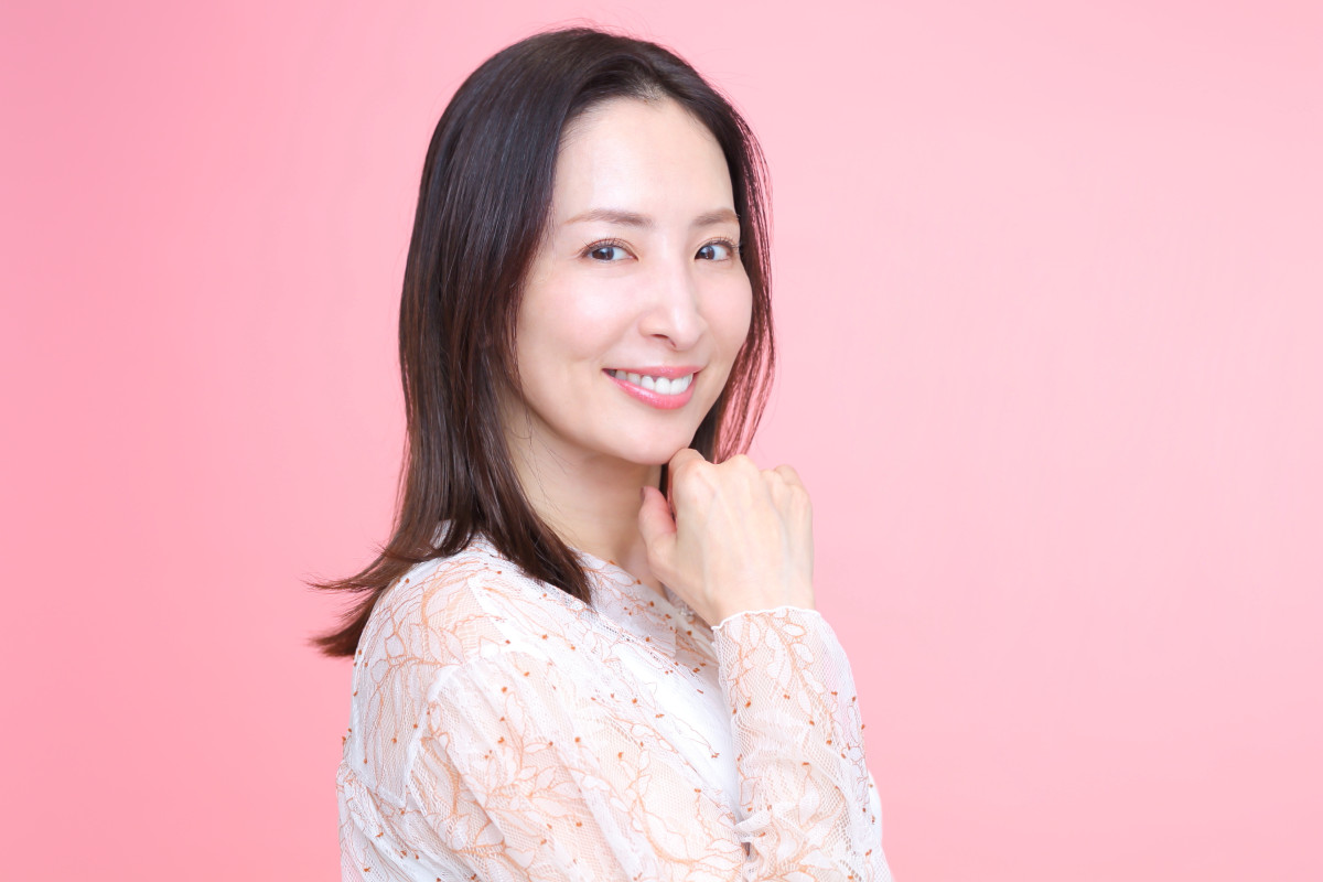 真飛聖、デビュー30周年でファンへ感謝の初ライブ開催　宝塚退団後『ミッドナイトスワン』のバレエ教師役が転機に