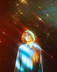 映画『秒速5センチメートル』主題歌を担当した米津玄師