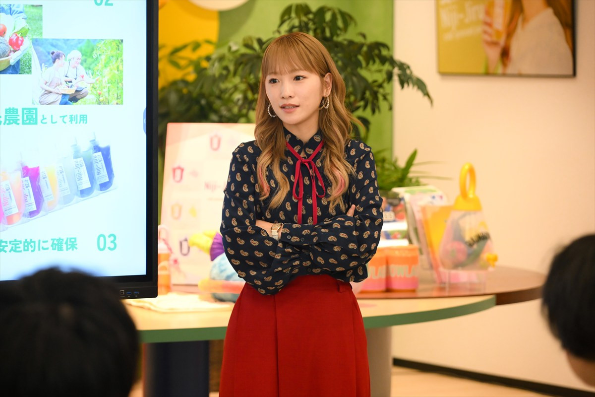 『フェイクマミー』第4話 “茉海恵”川栄李奈、“薫”波瑠の妹として学校のファミリーデーに参加