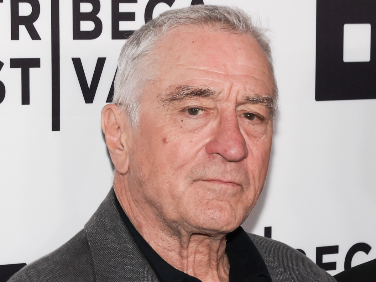 トランスジェンダー告白したデ・ニーロの娘、父から惜しみない支援を受けている