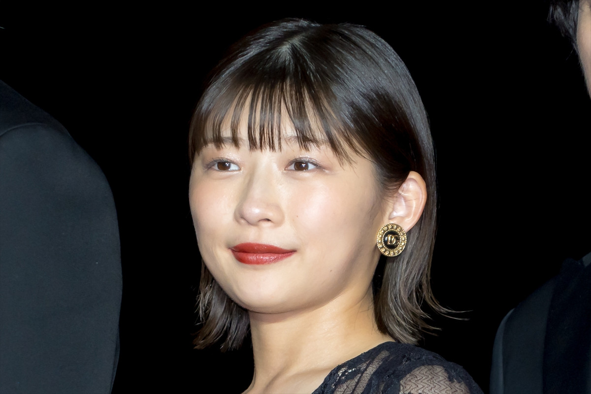 渡部篤郎、舞台挨拶で涙　佐藤二朗「いきなり泣き出すからびっくりしちゃった」