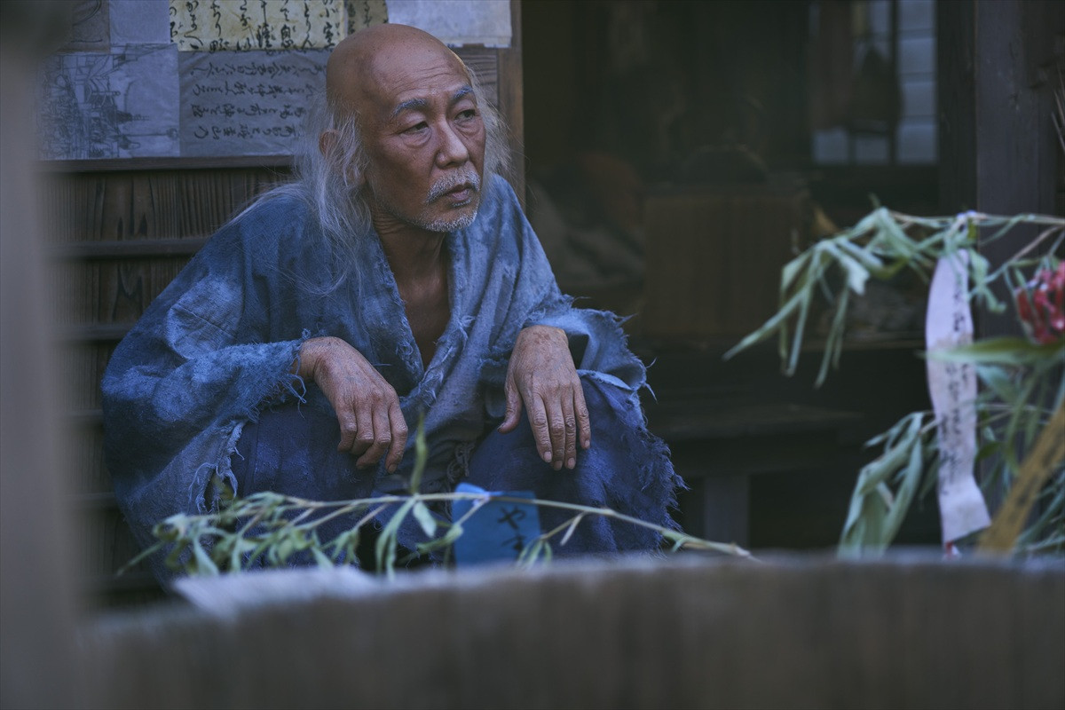 永瀬正敏、剃髪・8kg減量で驚がくの“90歳”姿に 『おーい、応為』新カット＆メイキング写真一挙解禁